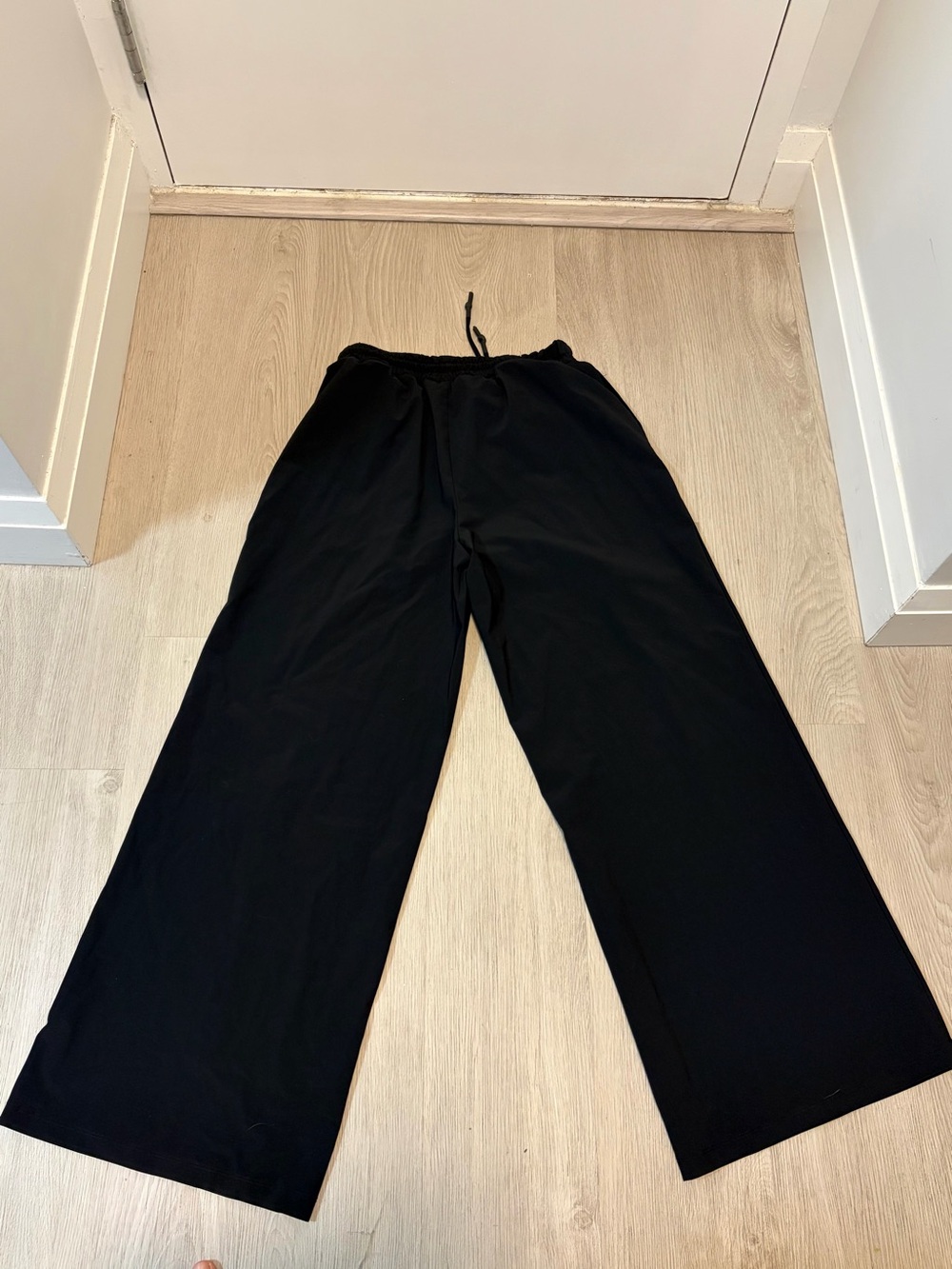 European brand - Wide-Leg Drawstring Pants - Black